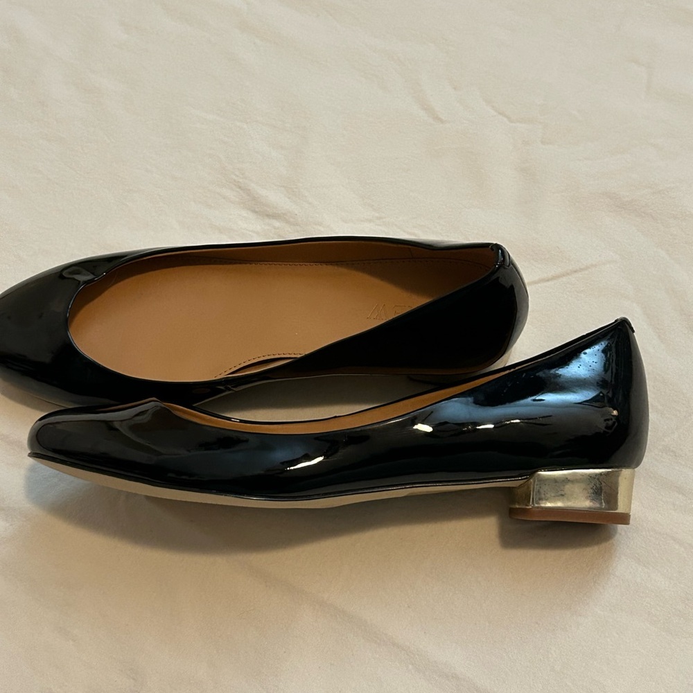 Elegant Black Patent Leather Women's Flats